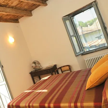 Degli Amici Bed and Breakfast