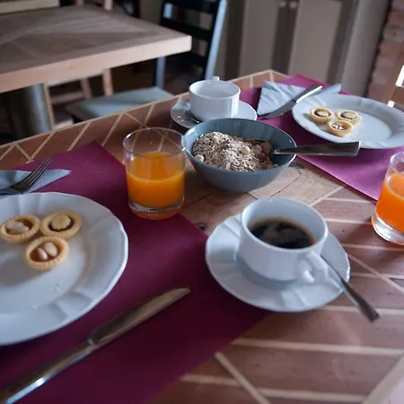 Degli Amici Bed & Breakfast